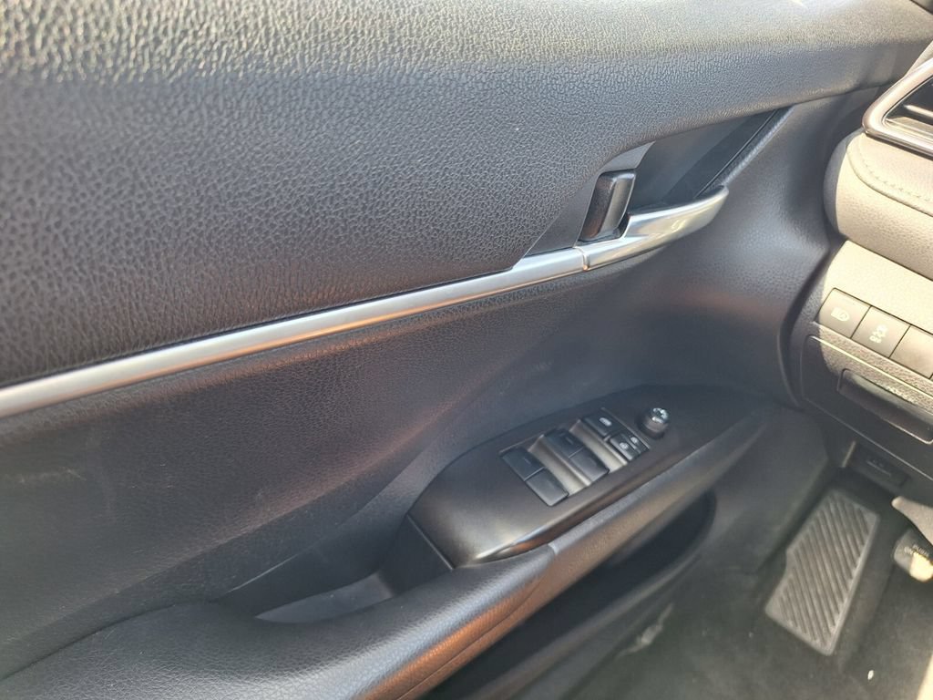 Used 2023 Toyota Camry SE FWD image 17