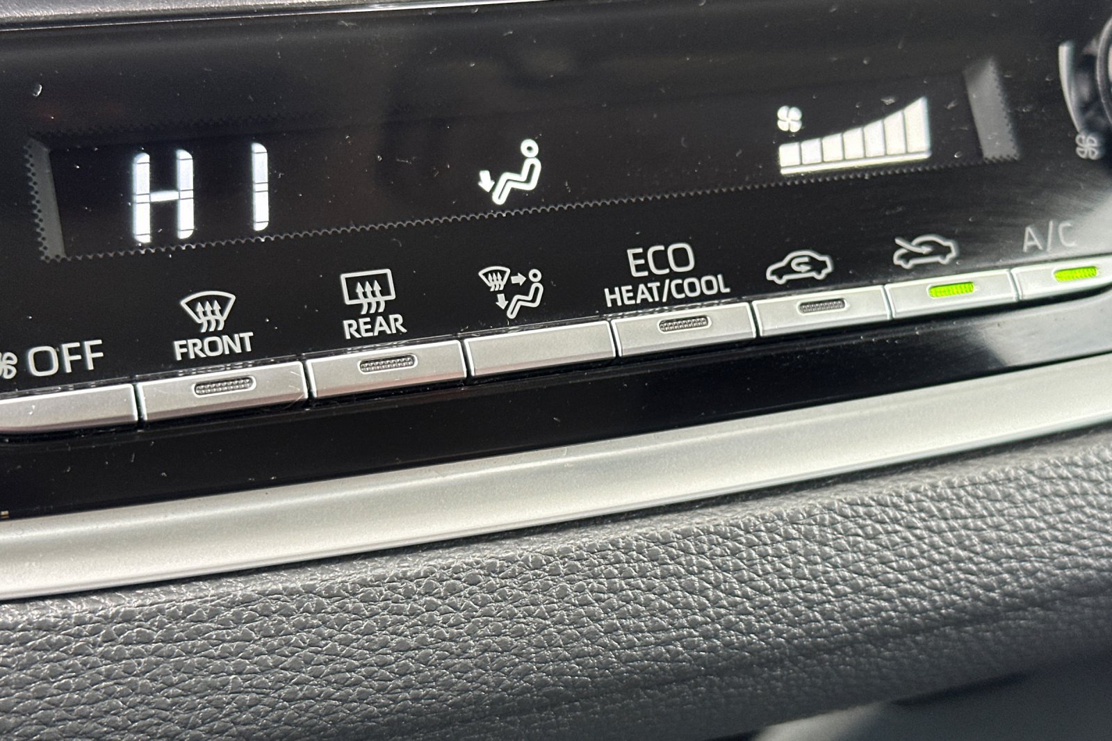 Used 2024 Toyota Corolla LE FWD image 31