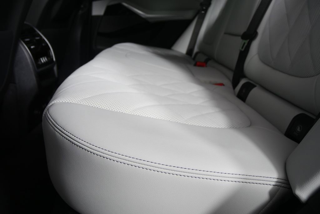 Used 2026 BMW X5 xDrive40i w/ M Sport Package image 15