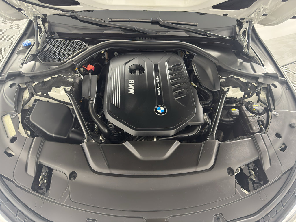Used 2018 BMW 740i RWD image 11