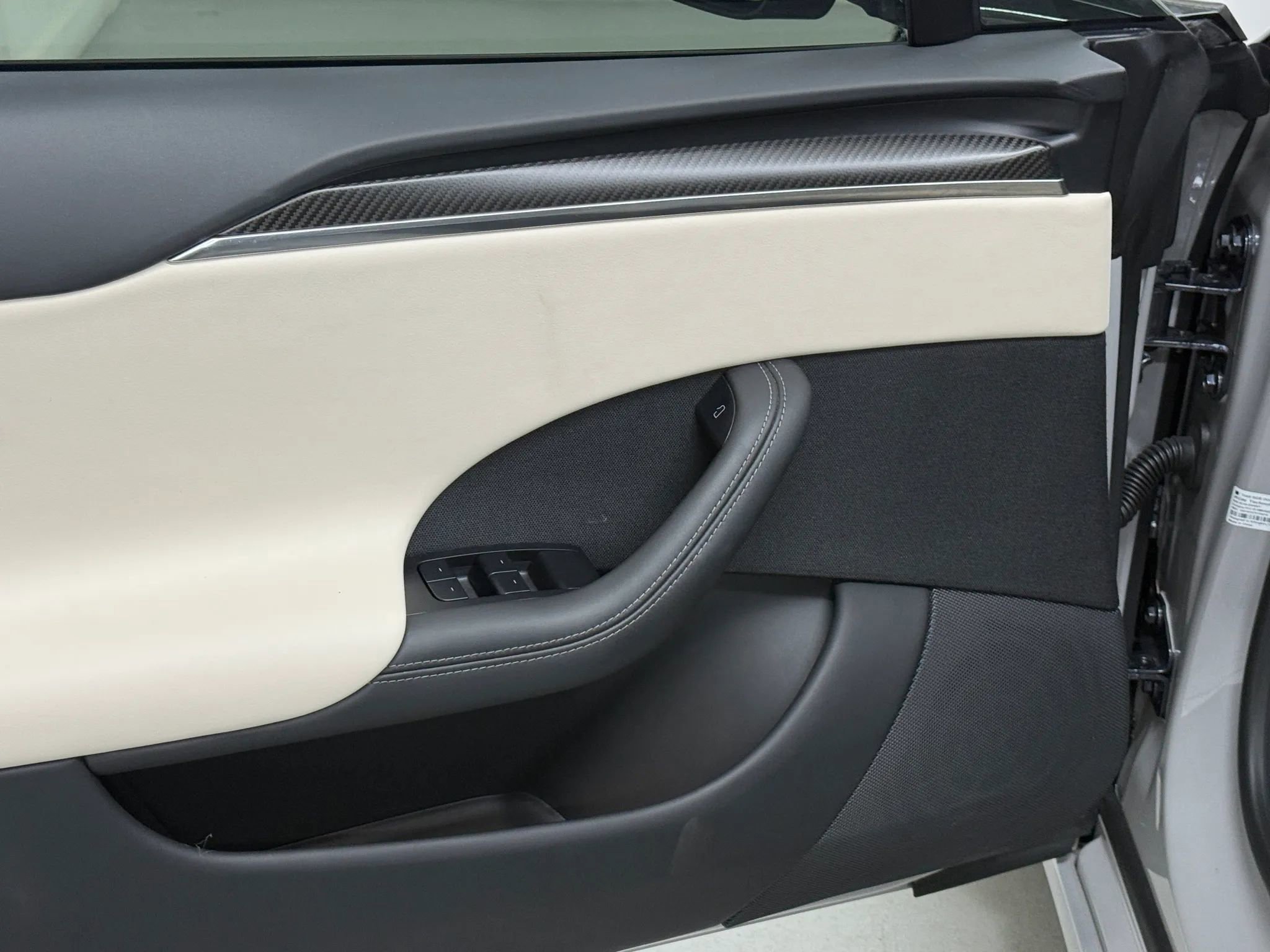 Used 2022 Tesla Model S Plaid image 13