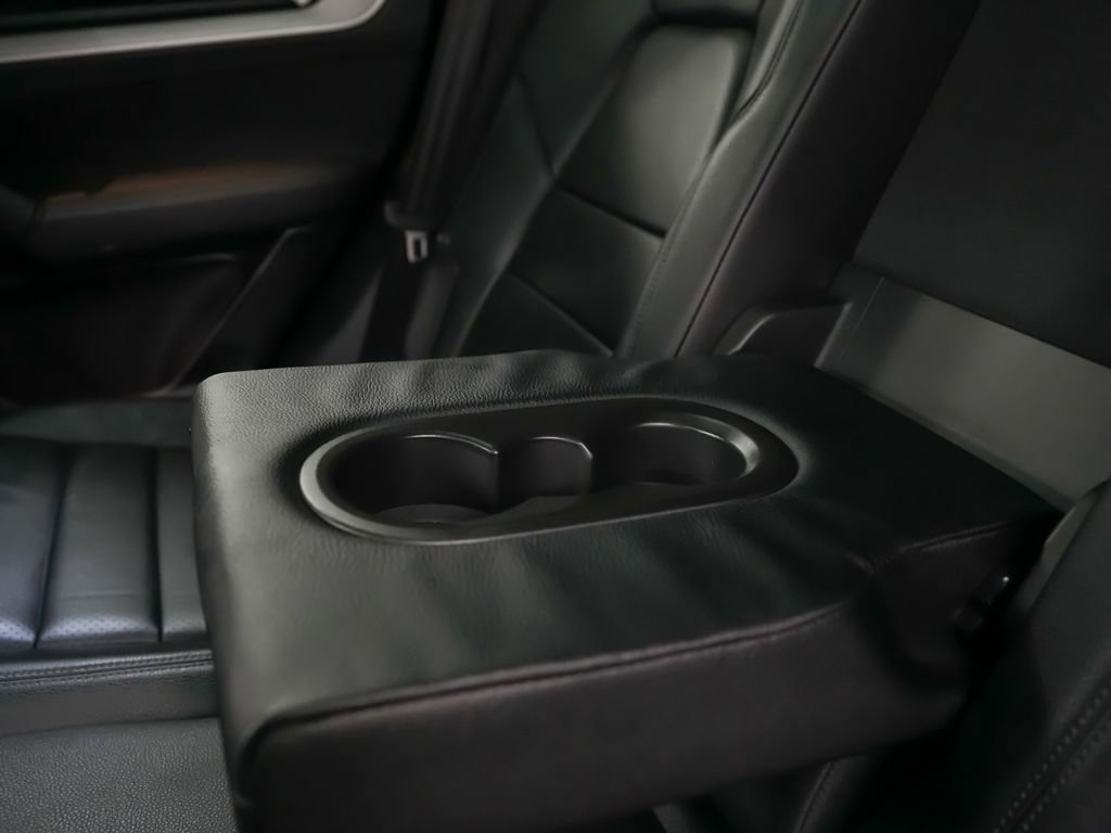 Certified 2024 Porsche Cayenne AWD/4WD image 19