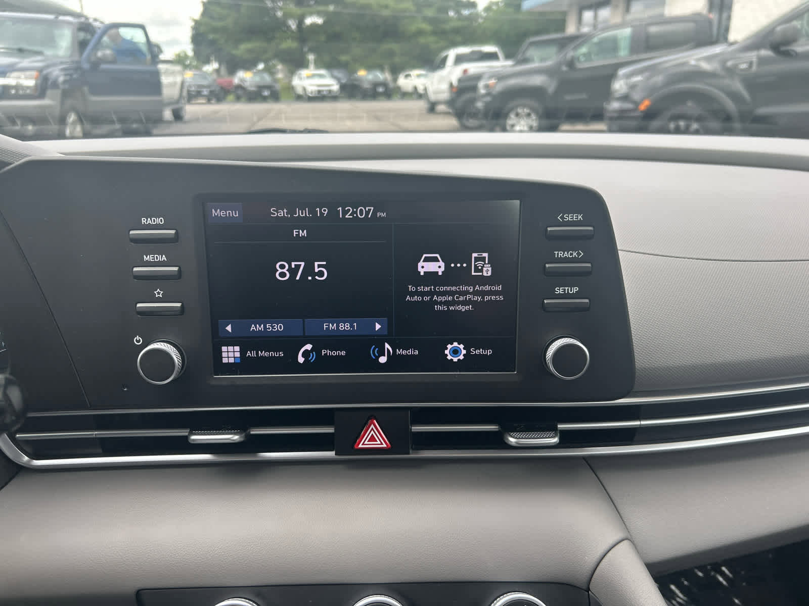 Used 2024 Hyundai Elantra SE image 16