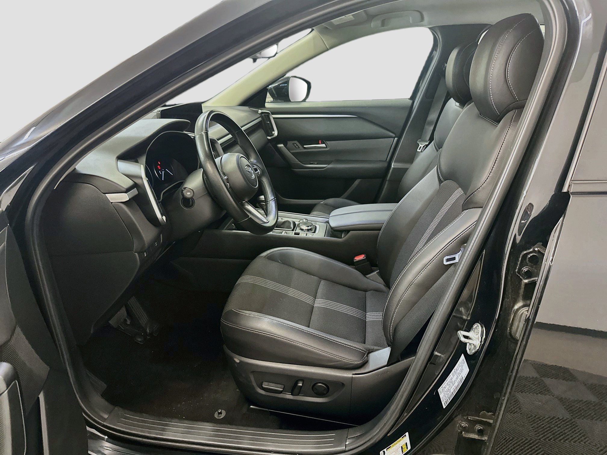 Used 2025 MAZDA CX-50 AWD 2.5 S w/ Preferred Package image 13