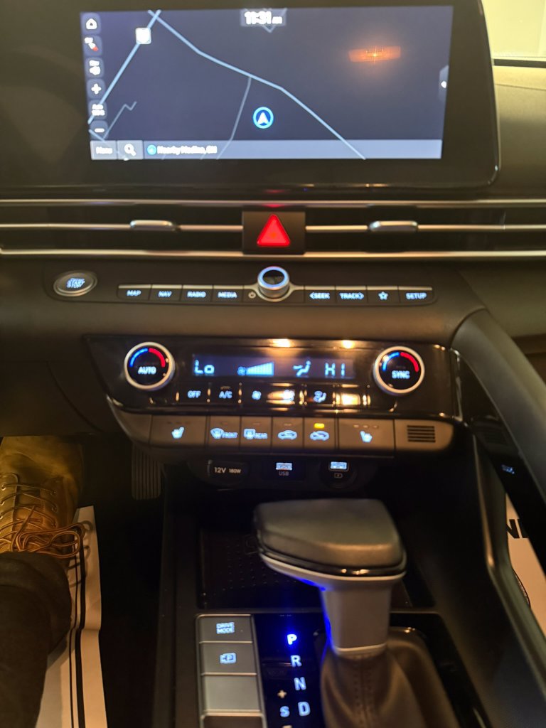Certified 2023 Hyundai Elantra SEL w/ Convenience Package FWD image 40