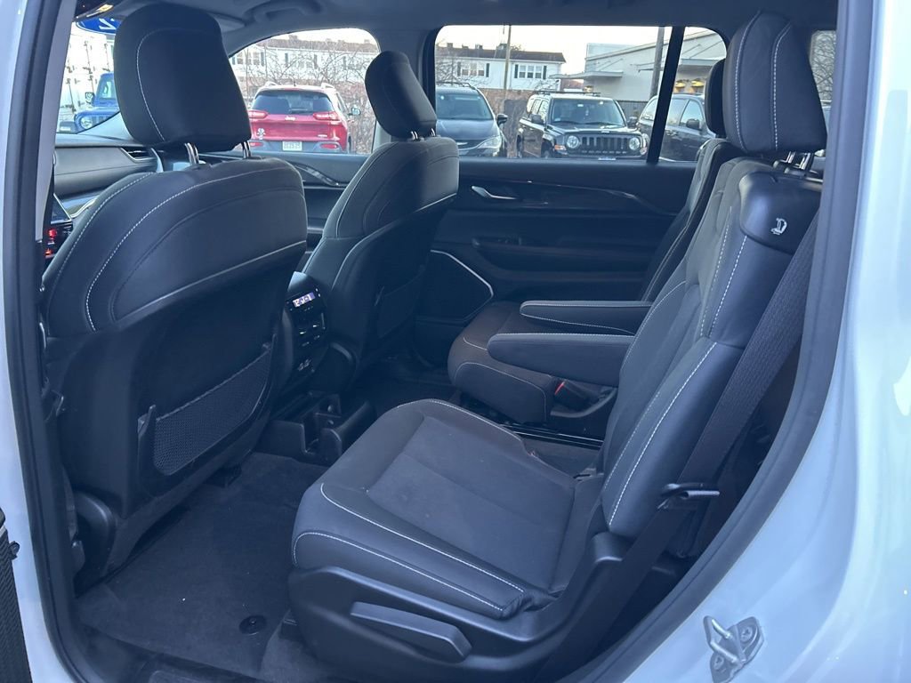 Used 2022 Jeep Grand Cherokee L Laredo w/ Luxury Tech Group I image 33