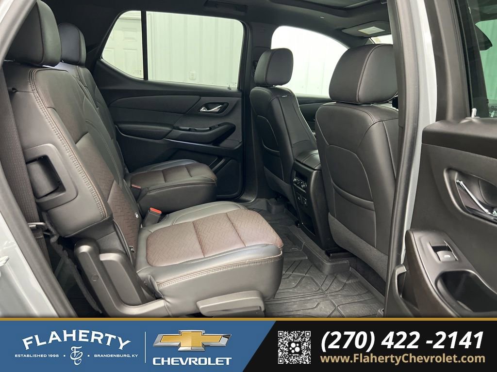 Used 2023 Chevrolet Traverse High Country image 13