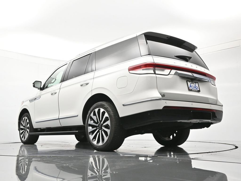 Used 2024 Lincoln Navigator Reserve image 45