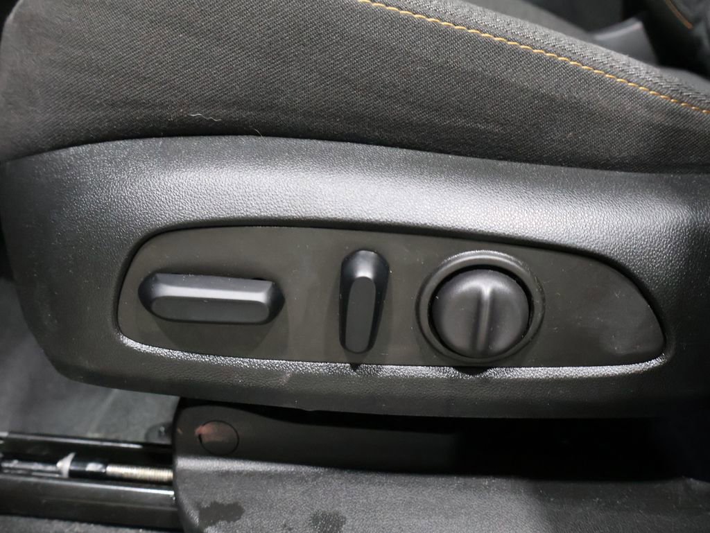 Used 2023 Chevrolet Equinox LT w/ Driver Convenience Package image 10