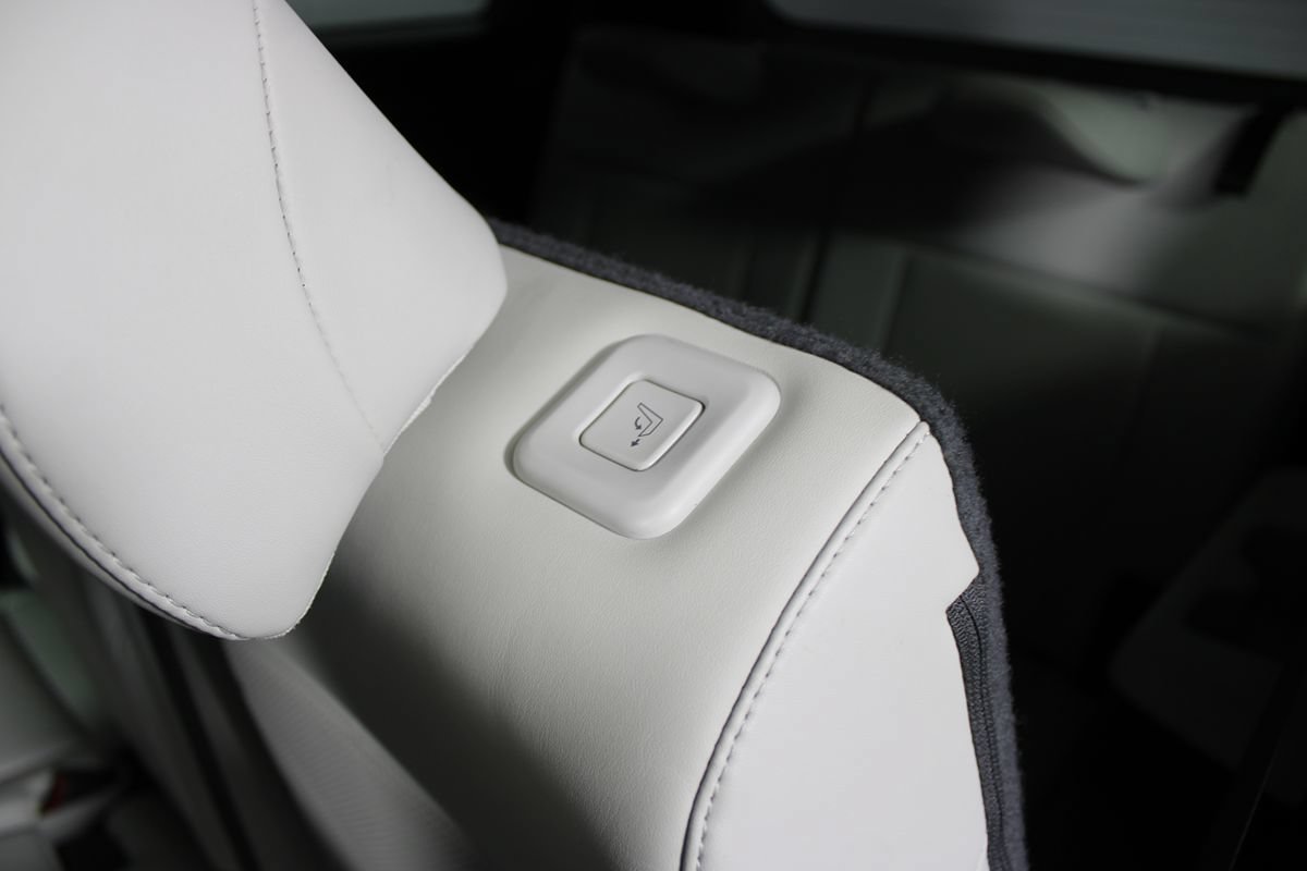 Used 2024 Hyundai Santa Fe SEL FWD image 30