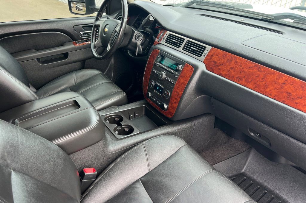 Used 2011 Chevrolet Silverado 3500 LTZ w/ LTZ Plus Package AWD/4WD image 12