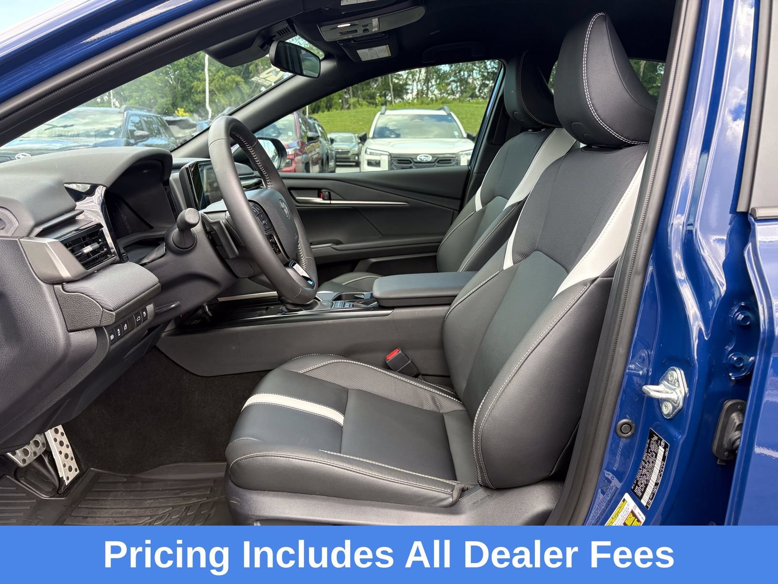 Used 2025 Toyota Camry SE FWD image 27