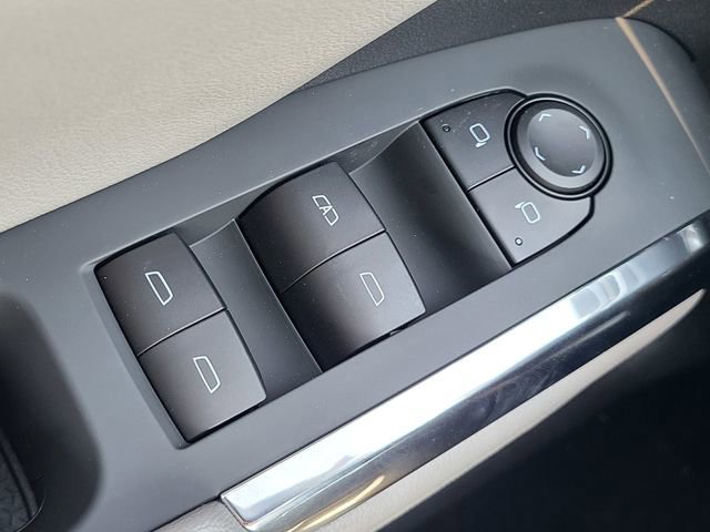 New 2026 Chevrolet Traverse LT w/ Driver Confidence Package image 31