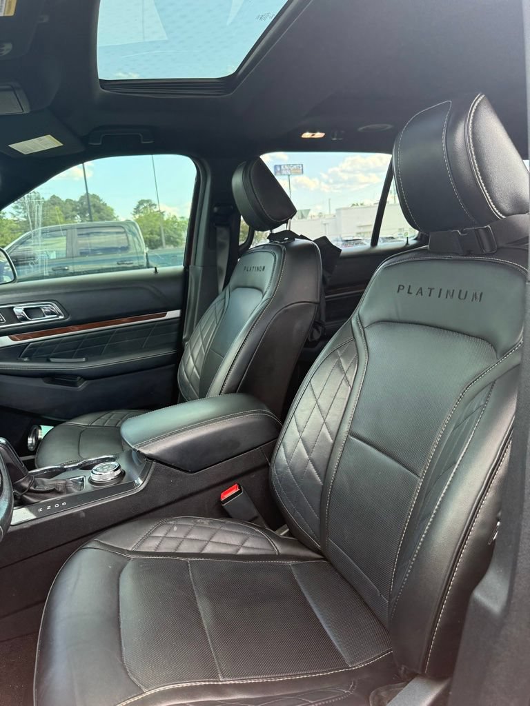 Used 2018 Ford Explorer Platinum AWD/4WD image 10