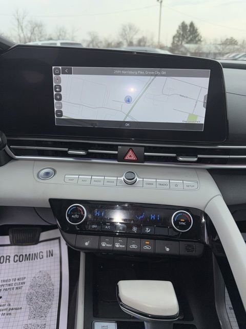 Used 2024 Hyundai Elantra Limited image 23