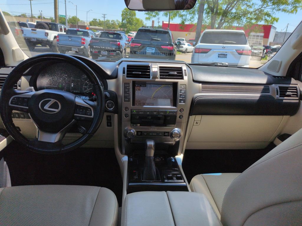 Used 2020 Lexus GX 460 Premium w/ Premium Package AWD/4WD image 12