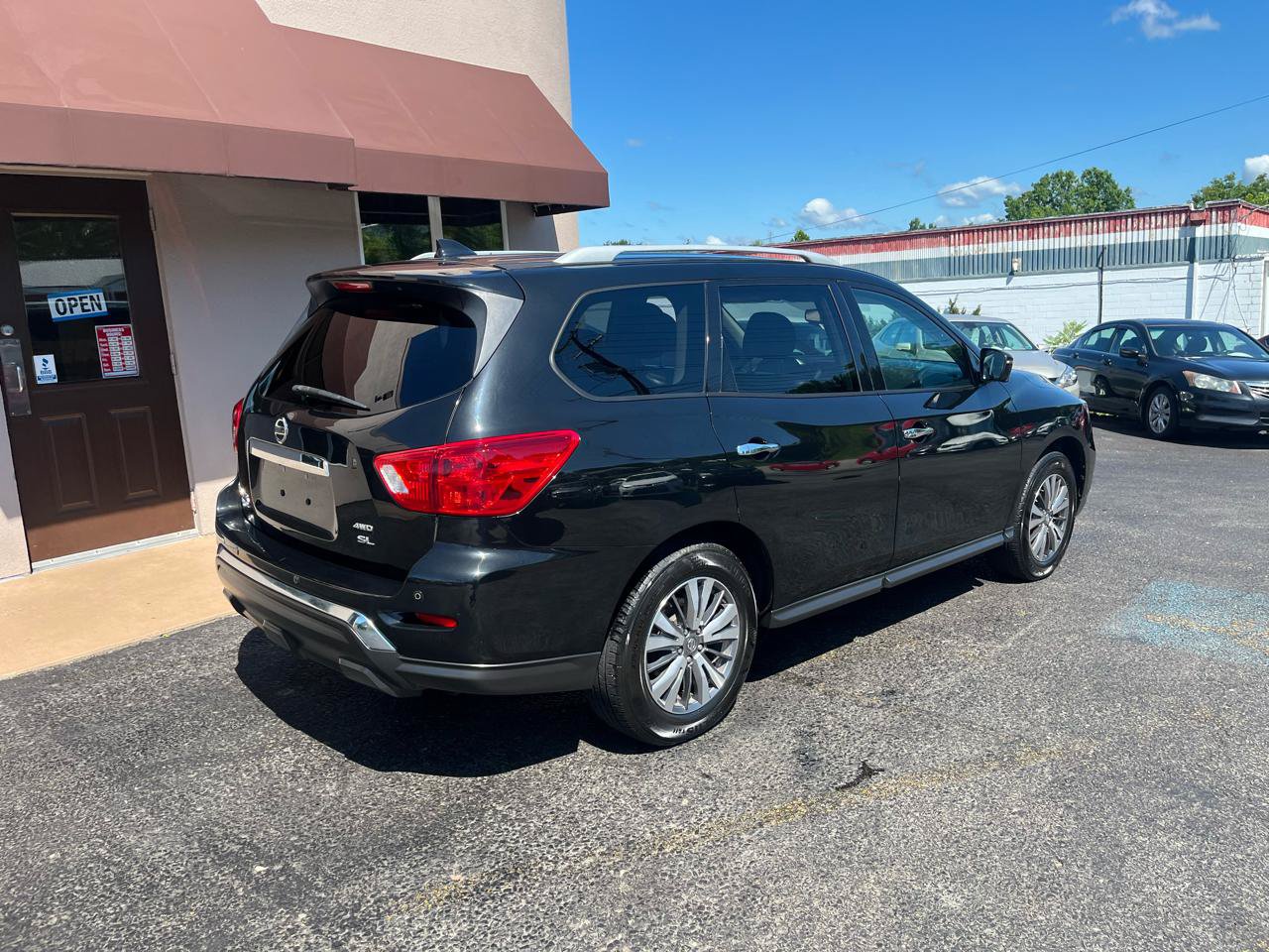 Used 2019 Nissan Pathfinder SL AWD/4WD image 5