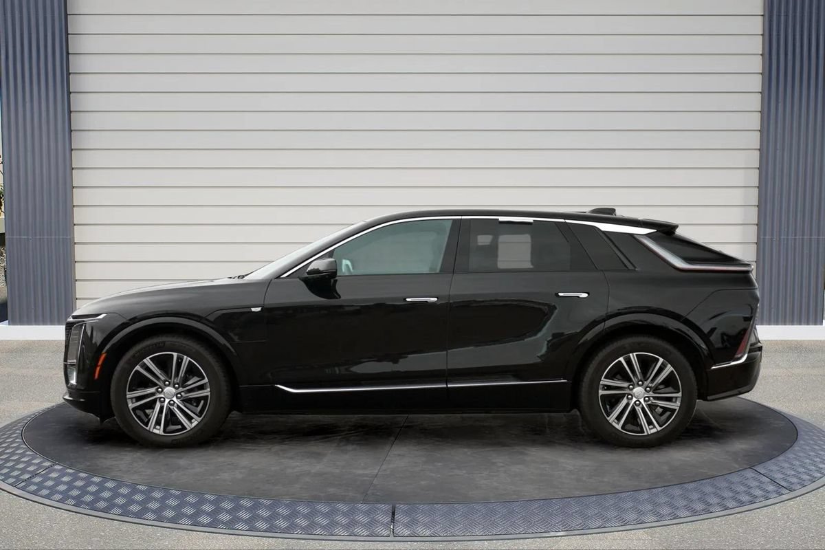 Used 2024 Cadillac Lyriq Luxury RWD image 4