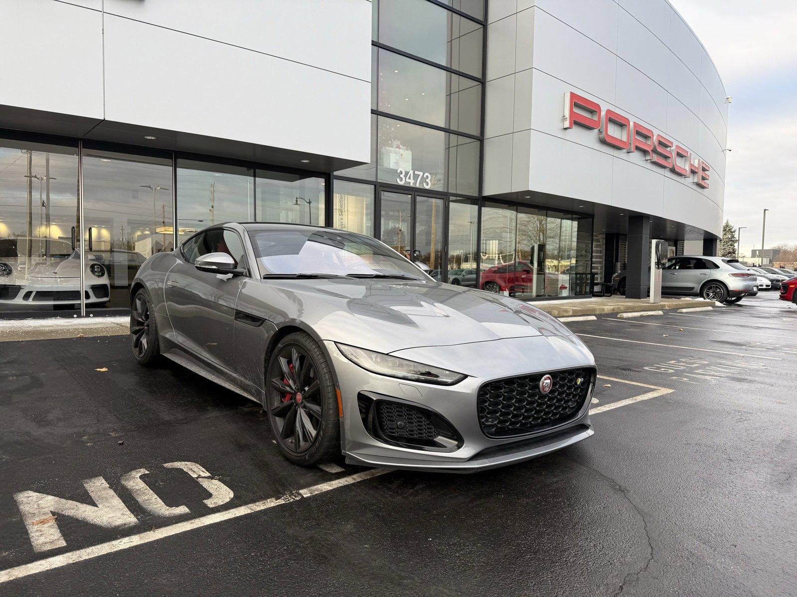 Used 2023 Jaguar F-TYPE R image 3