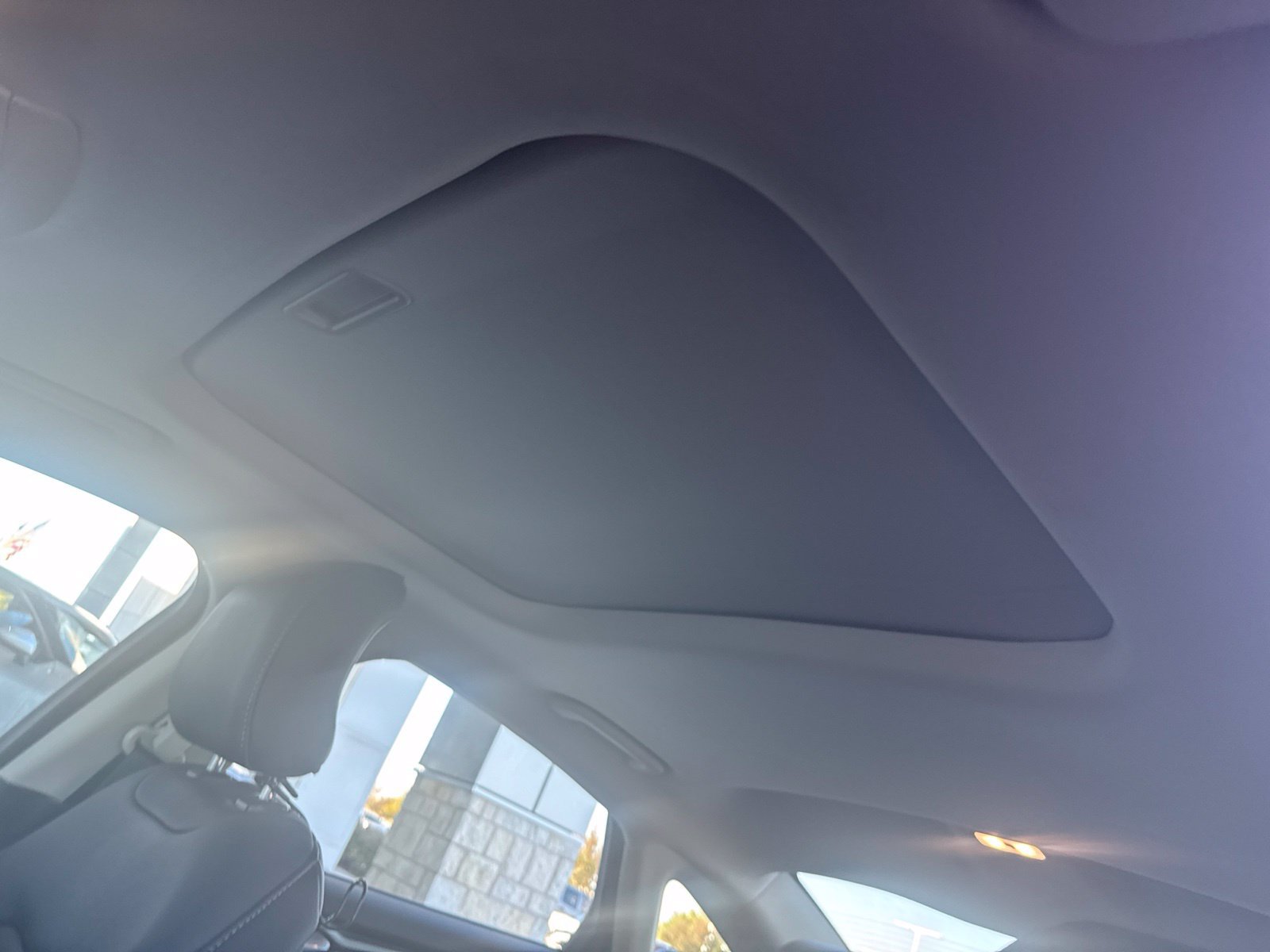 Used 2018 Ford Fusion SE w/ Fusion SE Technology Package FWD image 12