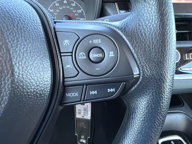 Used 2025 Toyota Corolla LE FWD image 22