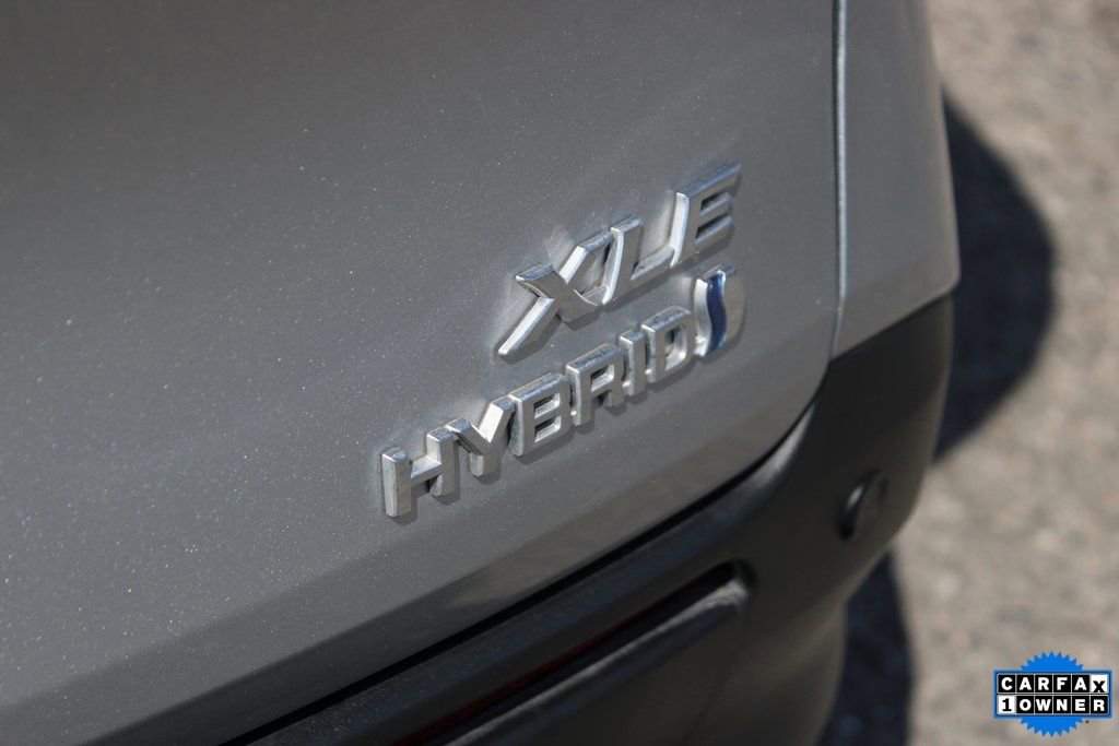 Used 2023 Toyota Sienna XLE AWD/4WD image 40