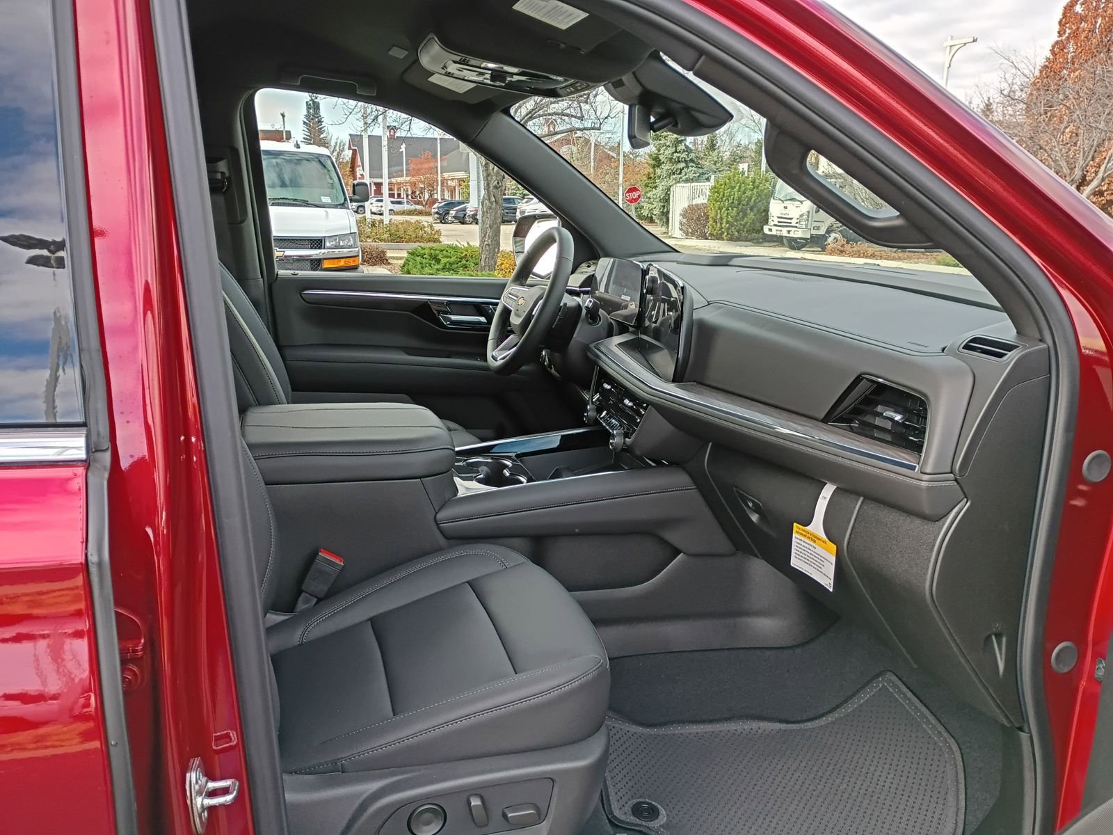 New 2026 Chevrolet Suburban LT image 20