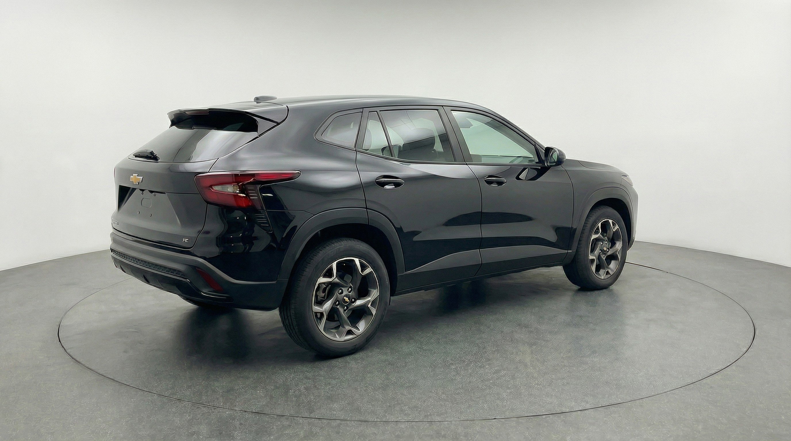 Used 2025 Chevrolet Trax LT w/ LT Convenience Package image 9