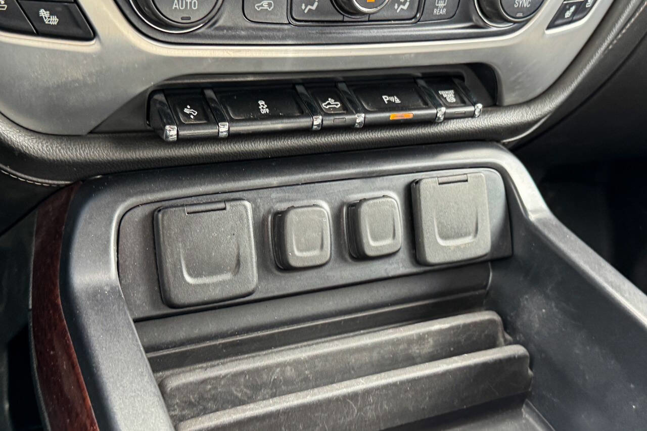 Used 2019 GMC Sierra 2500 SLT w/ Duramax Plus Package AWD/4WD image 38