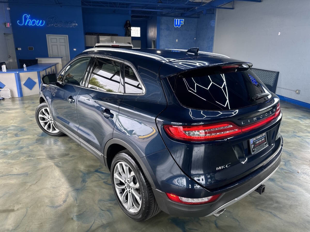 Used 2017 Lincoln MKC Select w/ Select Plus Package image 3