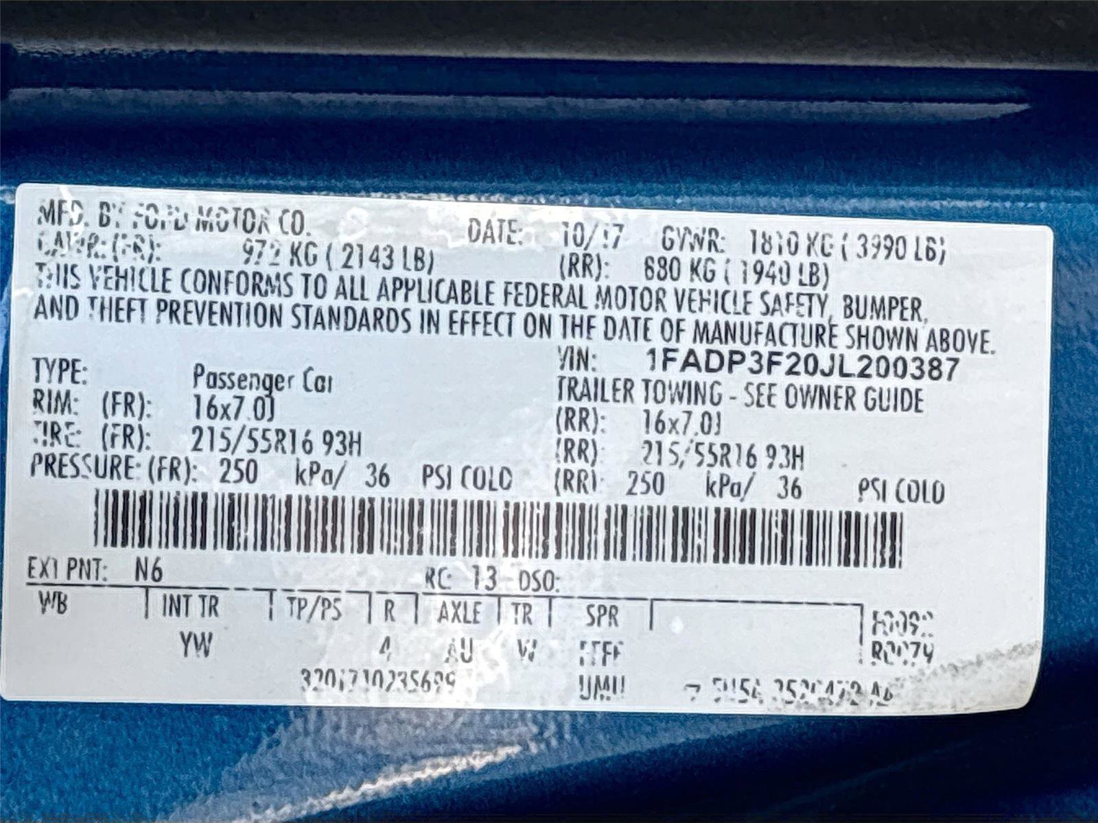 Used 2018 Ford Focus SE w/ SE Appearance Package image 32