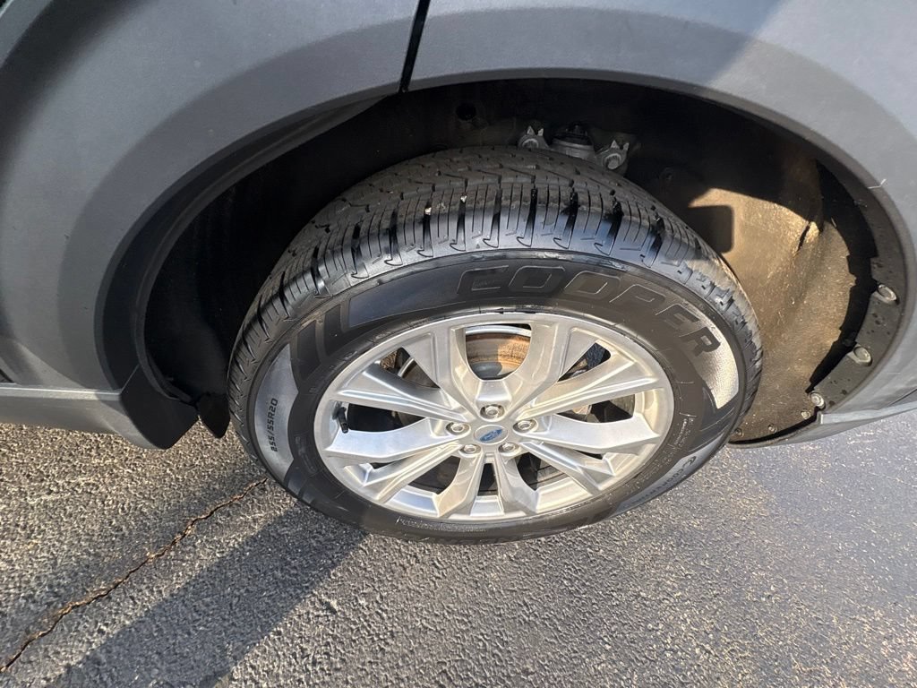 Used 2020 Ford Explorer XLT w/ Equipment Group 202A RWD image 10