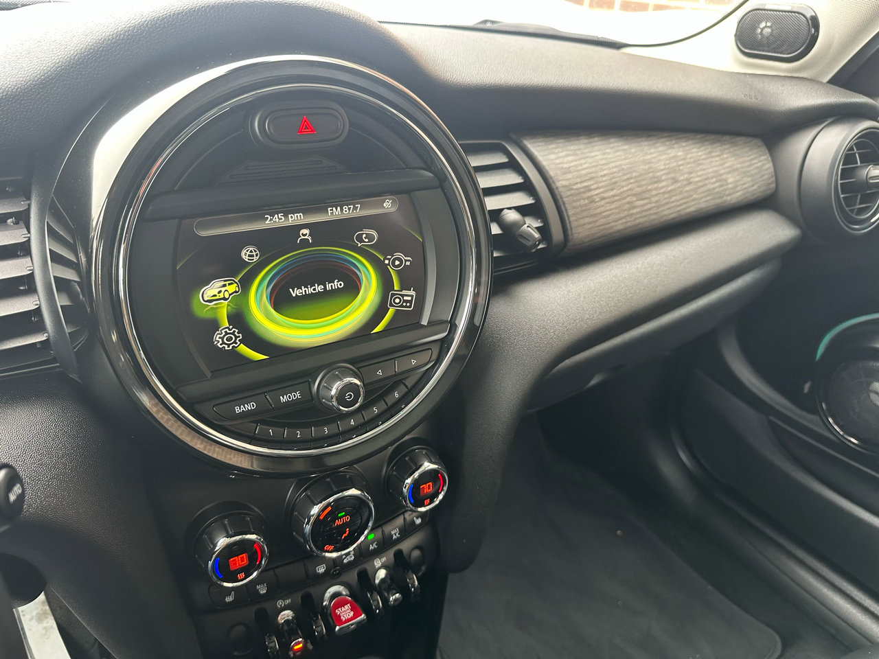 Used 2015 MINI Cooper 2-Door Hardtop image 14