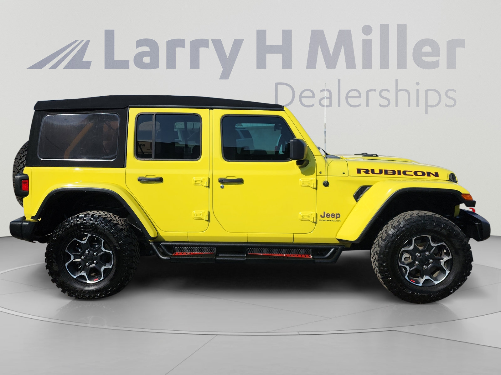 Used 2023 Jeep Wrangler Unlimited Rubicon w/ Cold Weather Group AWD/4WD image 6