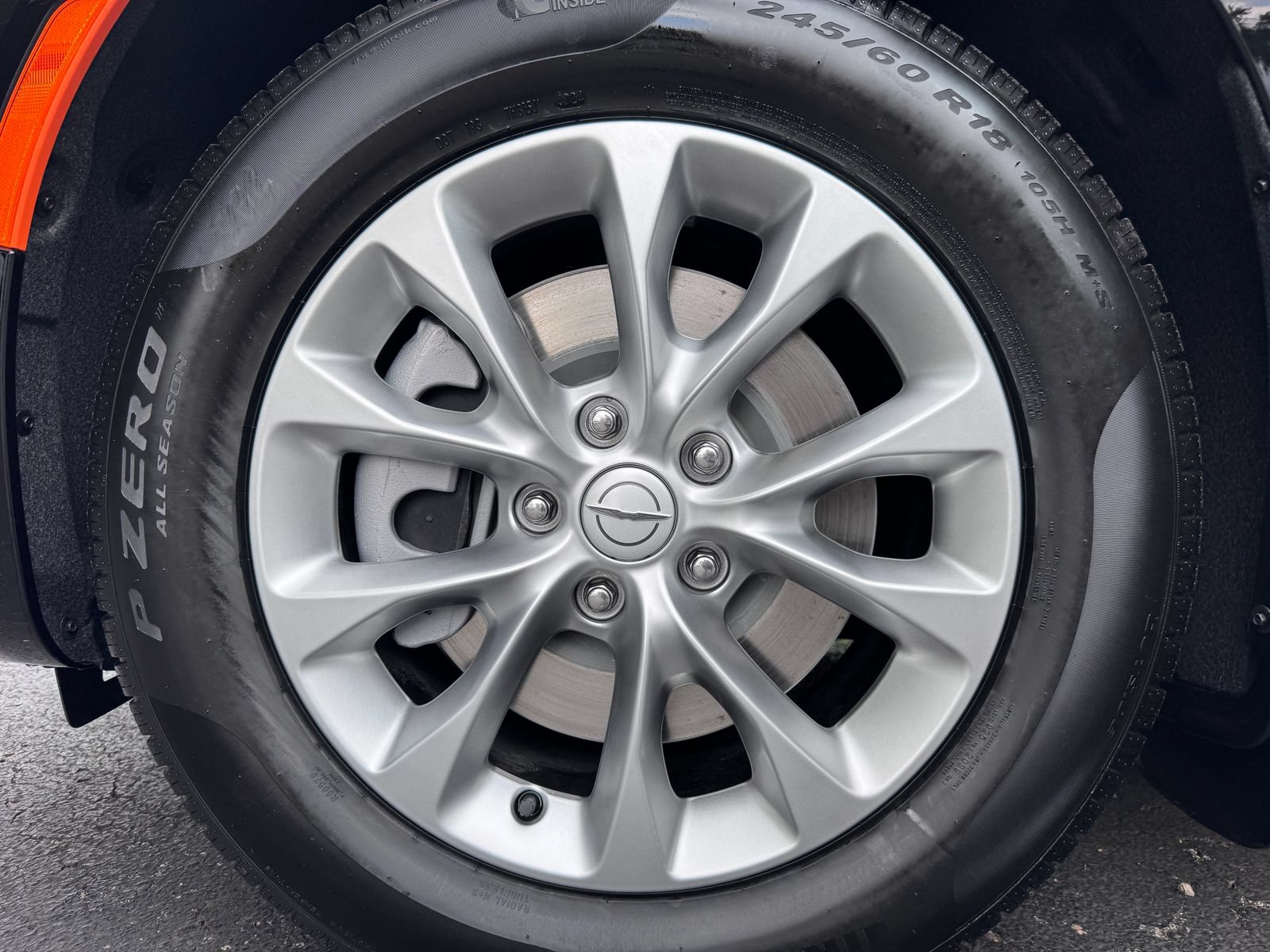 New 2025 Chrysler Pacifica Select w/ Uconnect Theater Family Group AWD/4WD image 34