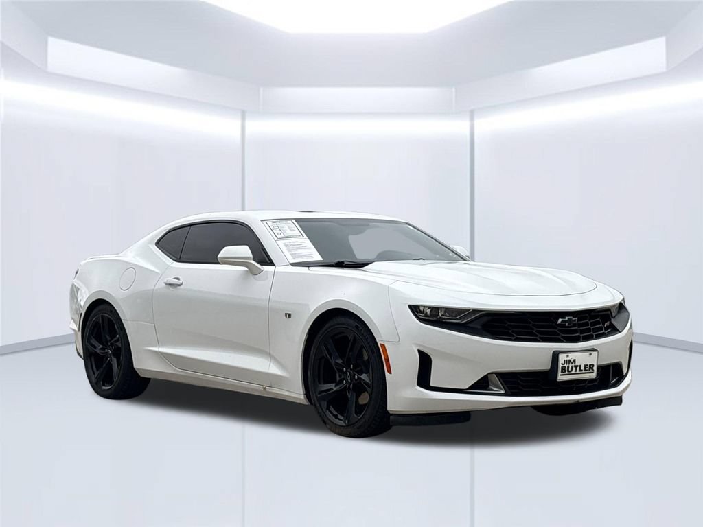 Used 2020 Chevrolet Camaro LT w/ RS Package RWD image 9