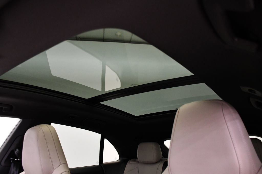 Used 2025 Porsche Macan 4S Electric image 19