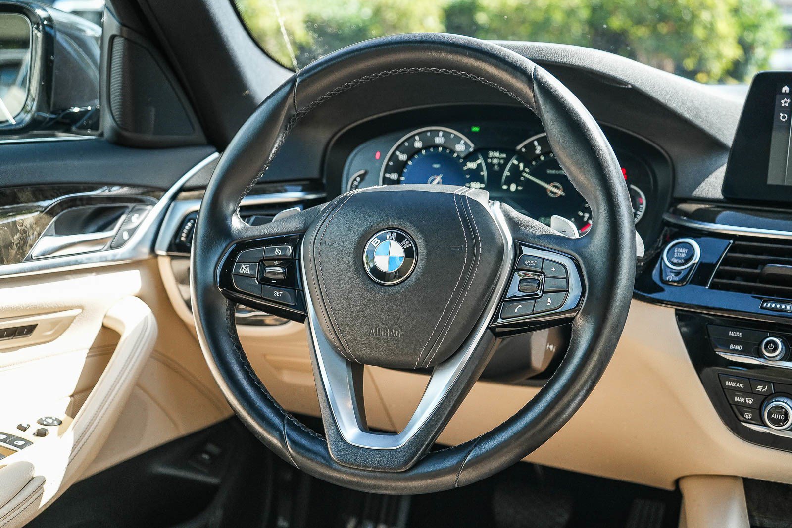 Used 2019 BMW 540i w/ Convenience Package RWD image 14