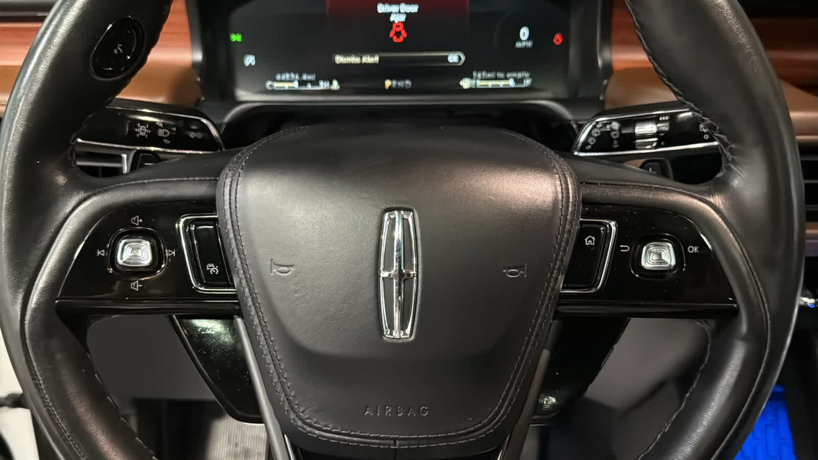 Used 2023 Lincoln Aviator Reserve w/ Equipment Group 201A AWD/4WD image 11