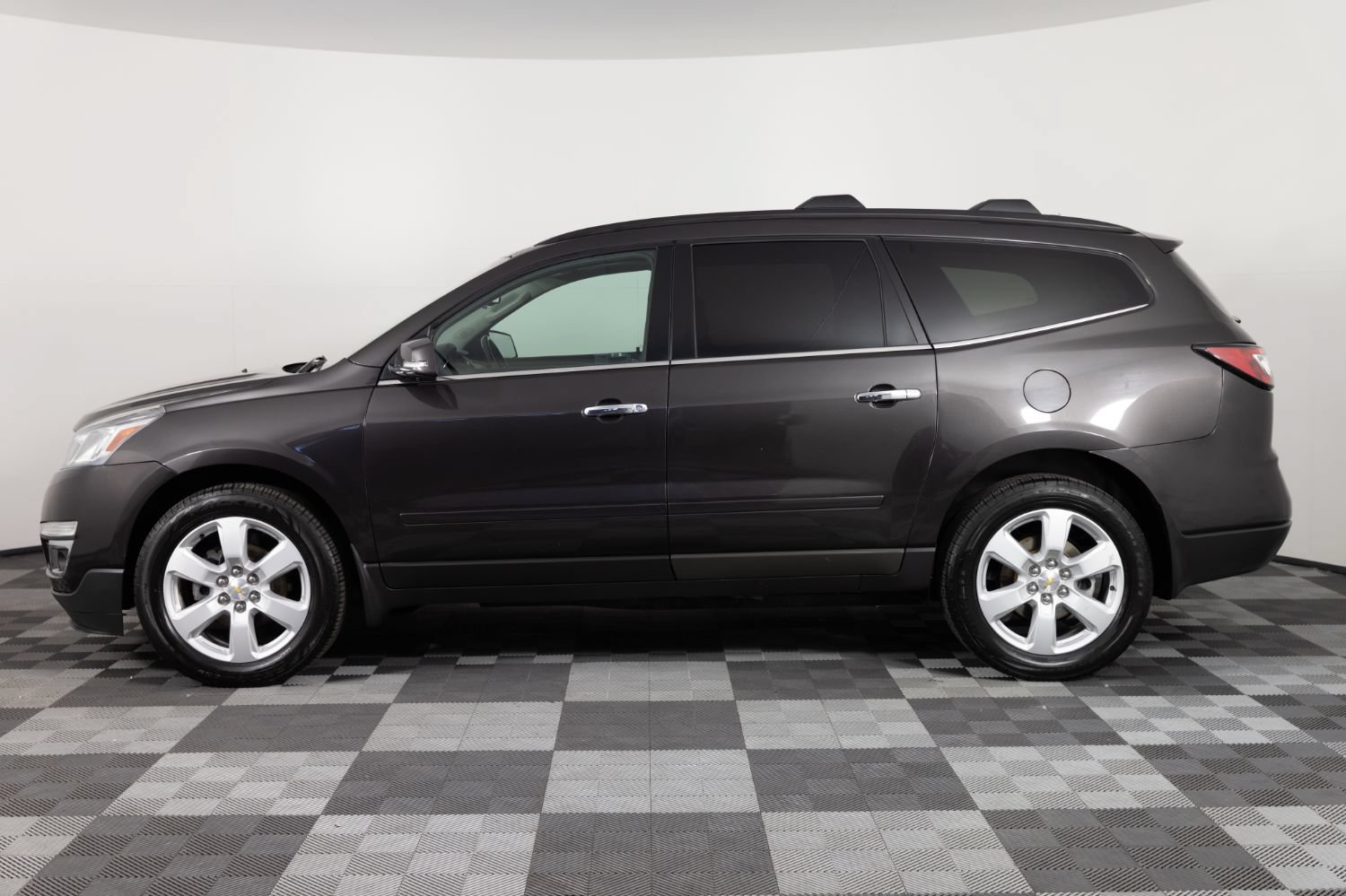 Used 2017 Chevrolet Traverse LT w/ True North Edition AWD/4WD image 3