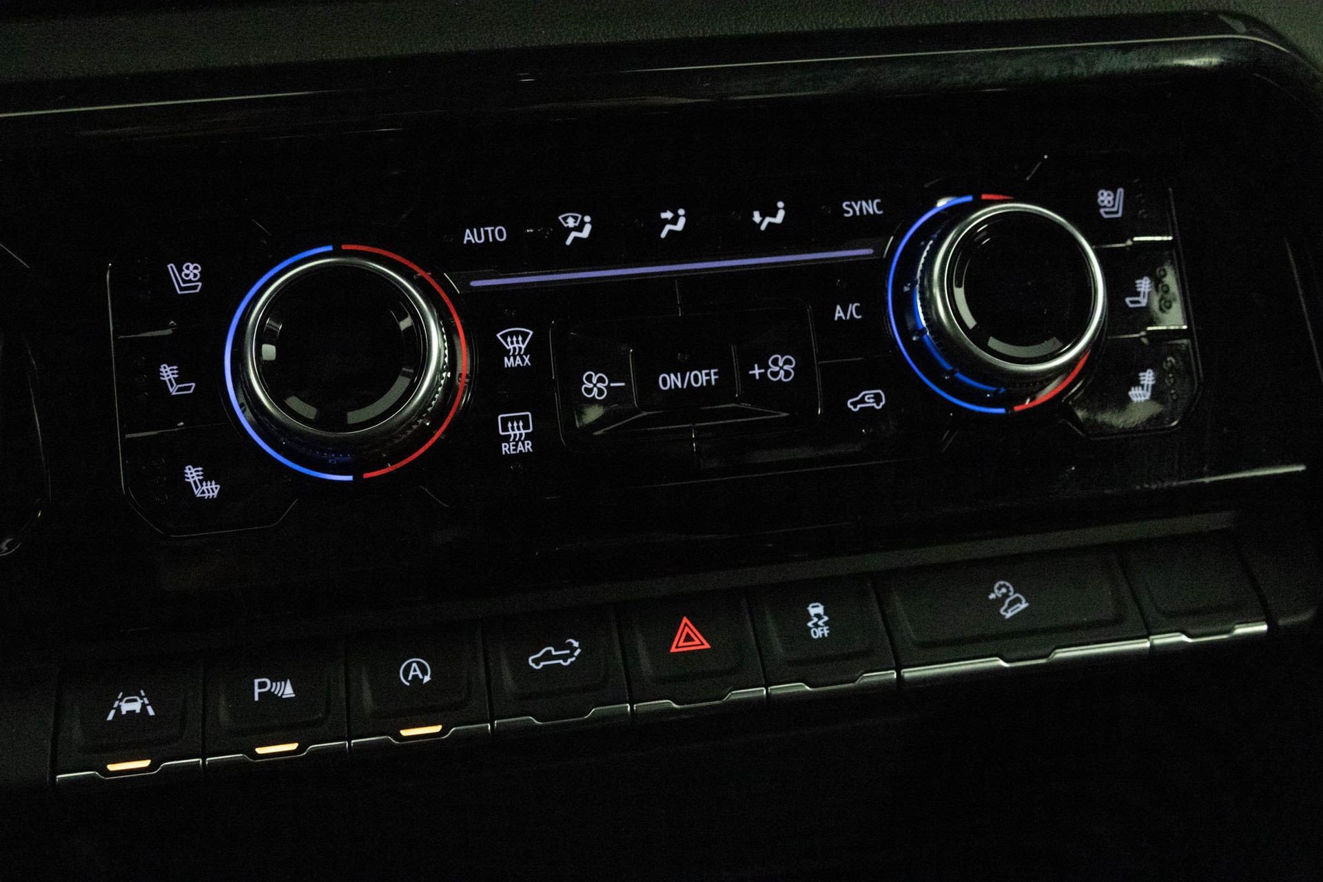 Certified 2024 GMC Sierra 1500 AT4 w/ Technology Package image 26