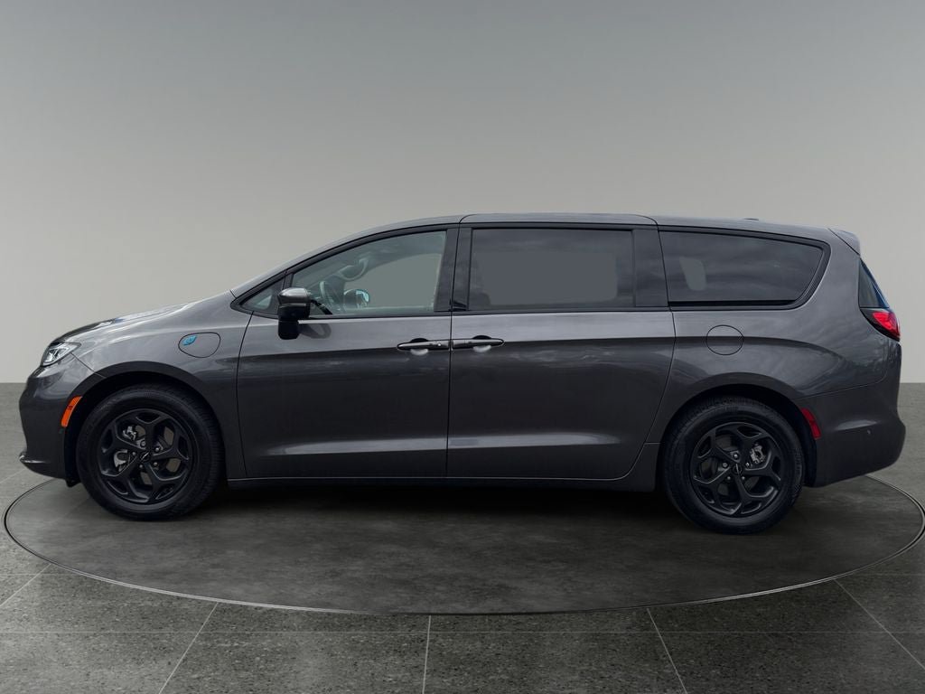 Used 2023 Chrysler Pacifica Touring-L w/ S Appearance Package FWD image 5