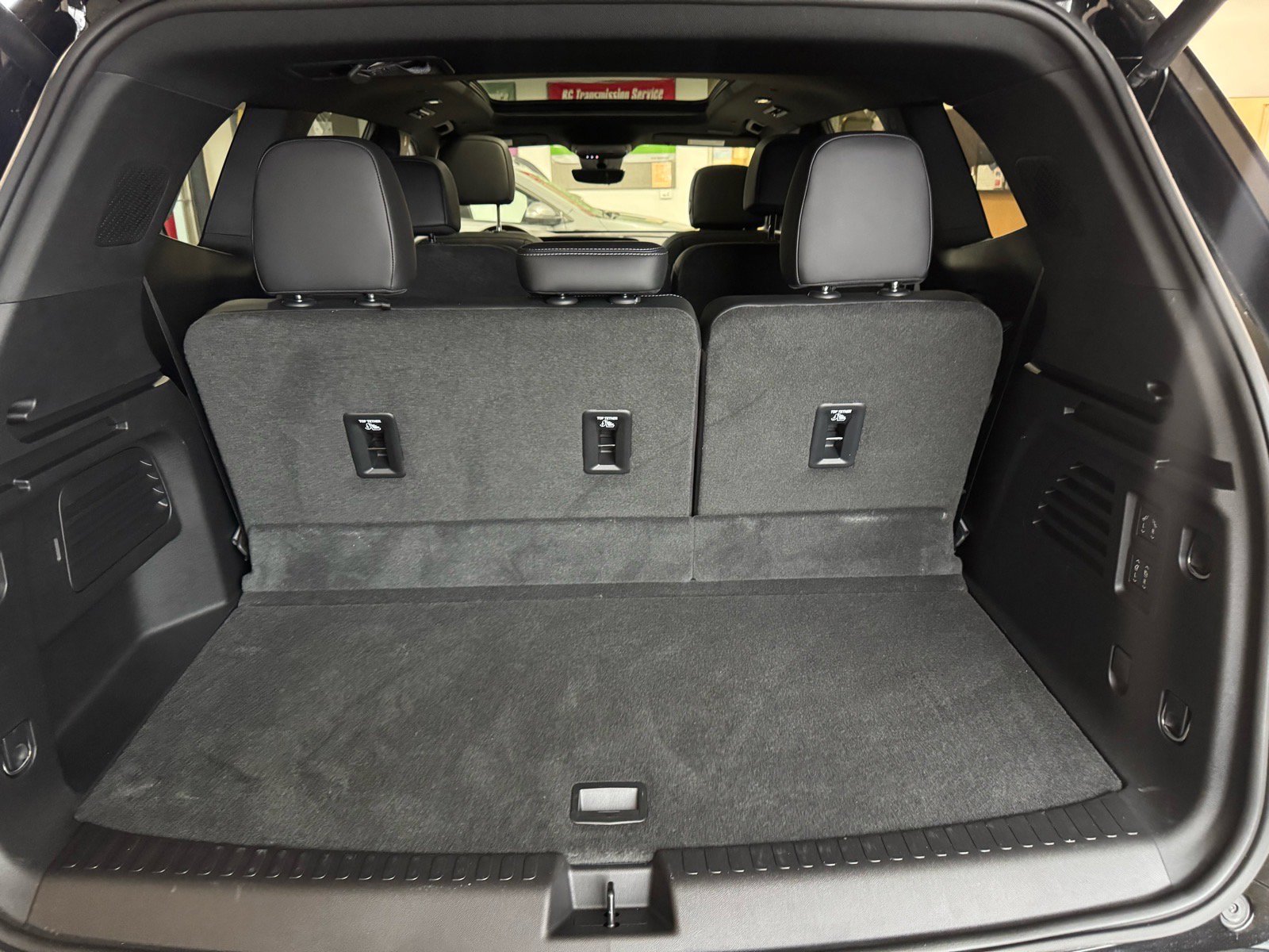 Used 2026 Buick Enclave Avenir w/ Super Cruise Package image 9