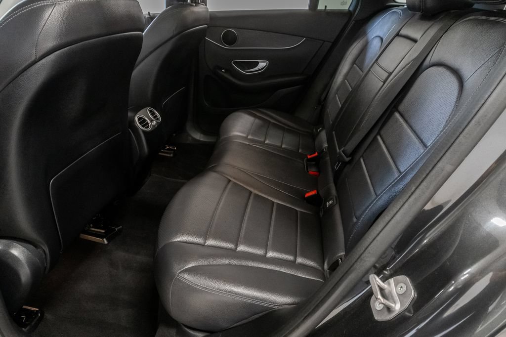 Used 2021 Mercedes-Benz GLC 300 4MATIC w/ Premium Package image 28