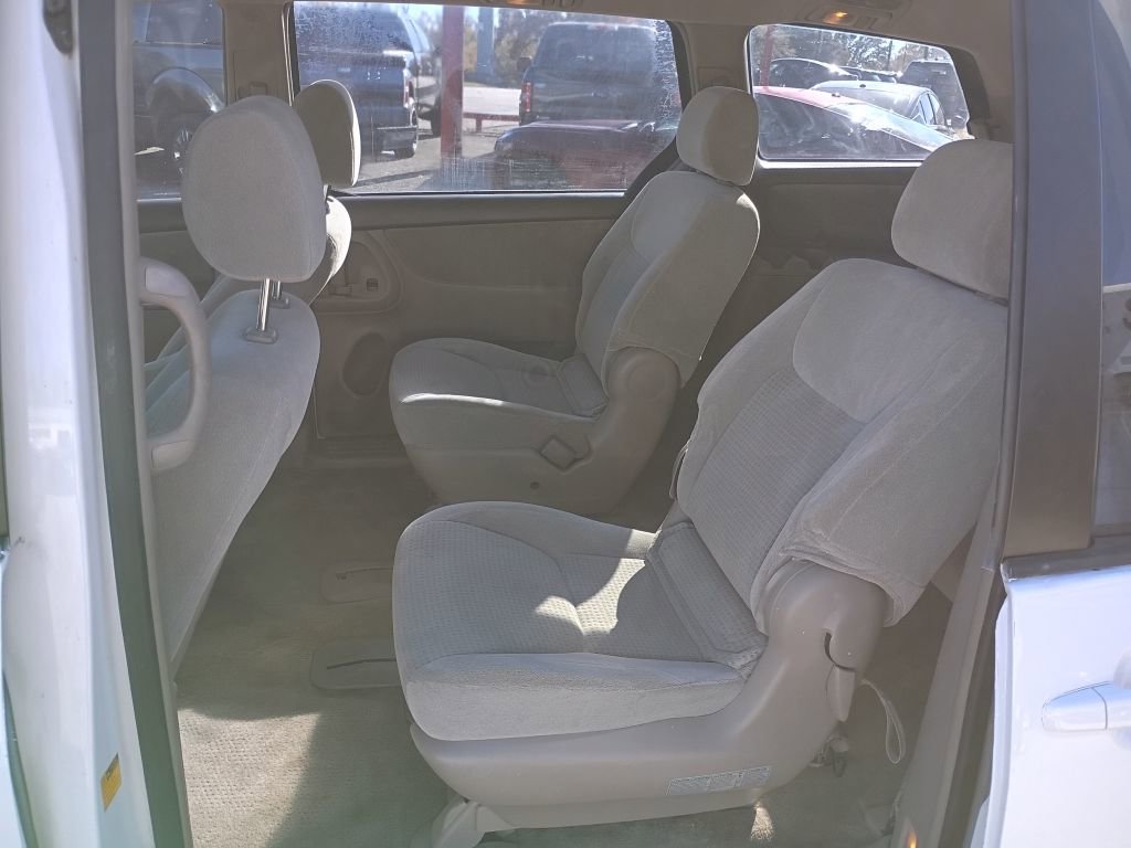 Used 2006 Toyota Sienna CE image 12