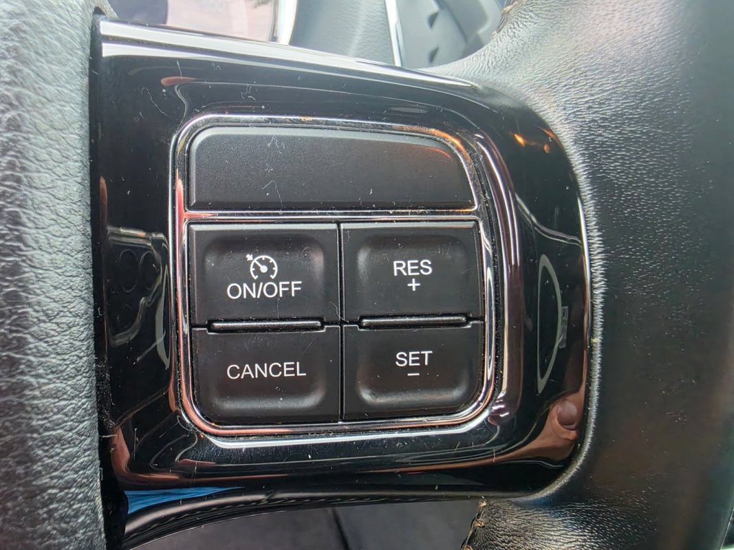 Used 2017 Dodge Grand Caravan SE FWD image 11