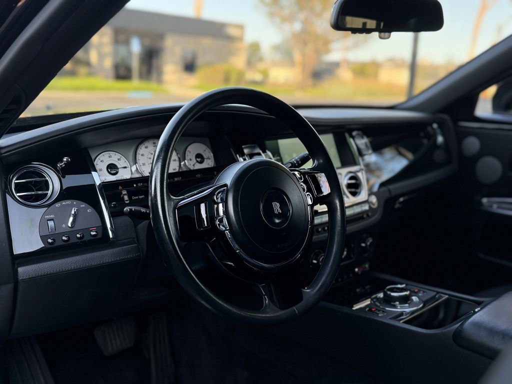 Used 2014 Rolls-Royce Ghost RWD image 16