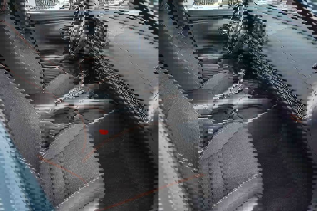 Used 2025 Honda HR-V Sport image 15