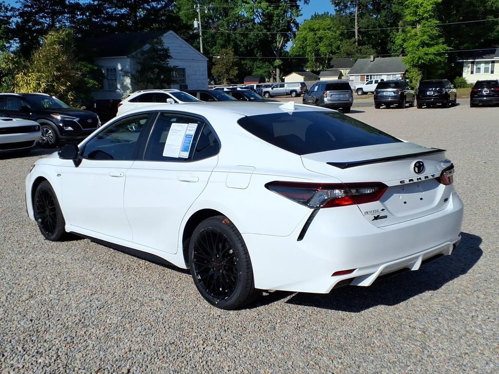 Used 2023 Toyota Camry SE FWD image 5