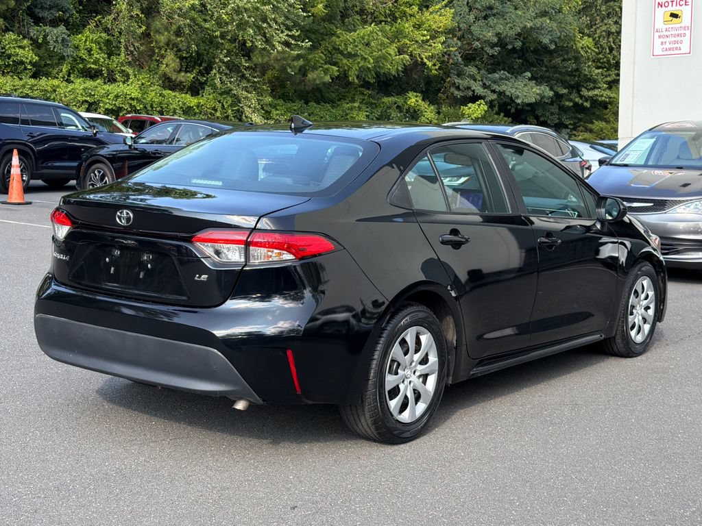 Used 2023 Toyota Corolla LE FWD image 4